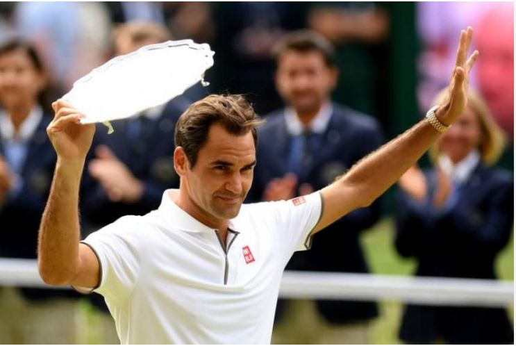 Roger Federer lifts