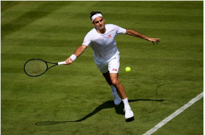 Roger Federer plays on court