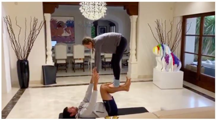 Novak Djokovic and wife stunt