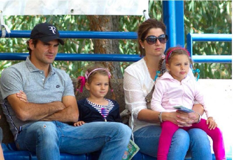 Roger and Mirka Federer and daughters