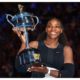 Serena Williams lift trophy
