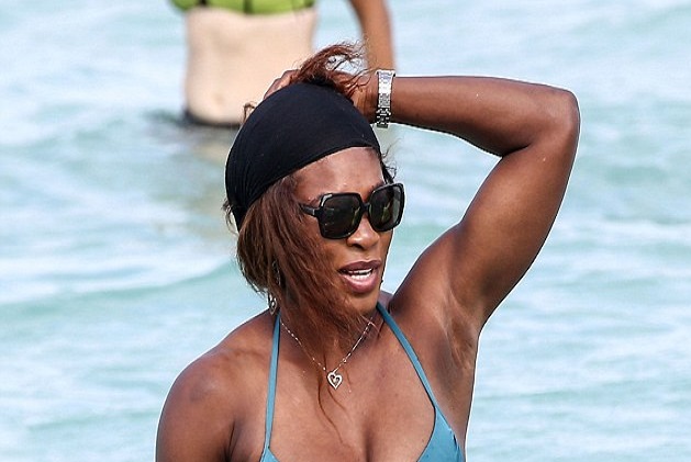 Serena Williams Wearing Her Leopard Swimsuit Sneaks Into Beach Wedding See Photos Serena