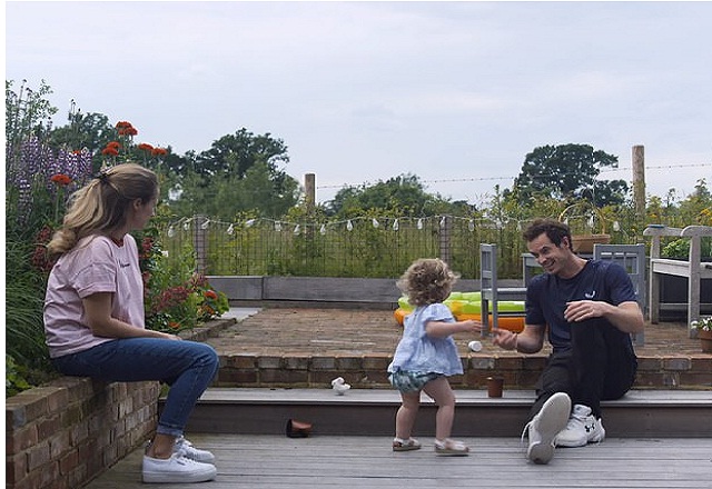 Andy Murray gives fans a rare glimpse of family life with his daughters.
