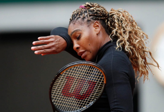 serena williams wiped her sweat soaked brow