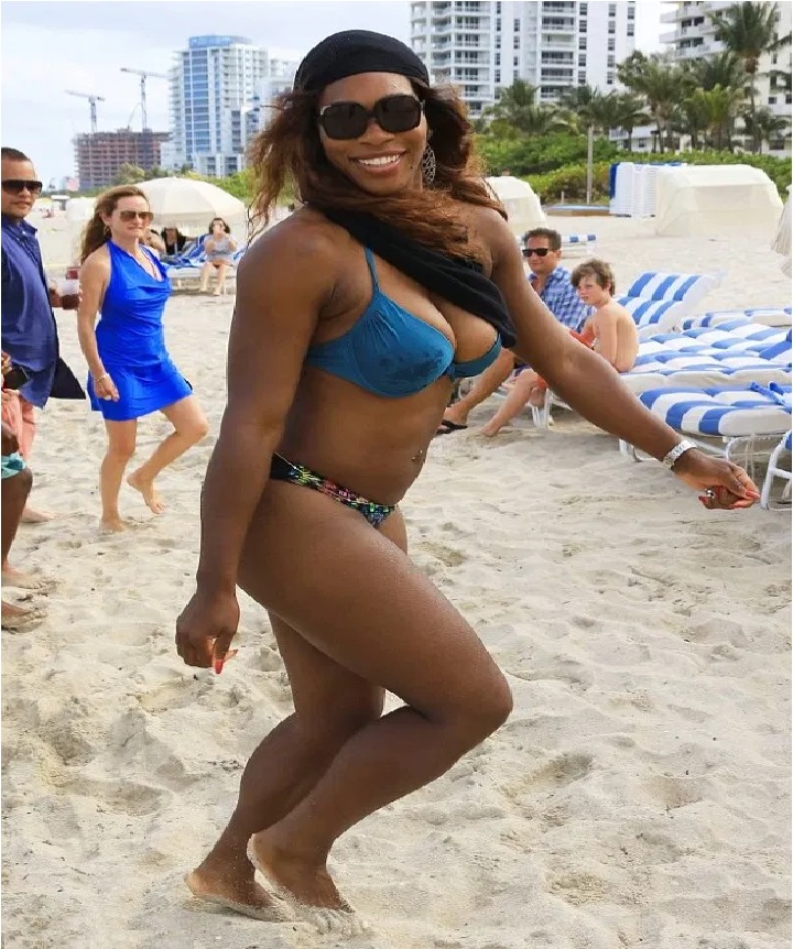 Serena Williams beach photo 1