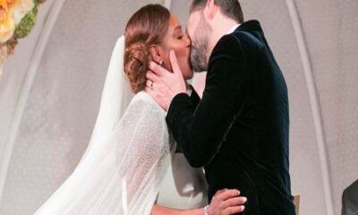 Serena Williams kisses Alexis Ohanian at wedding