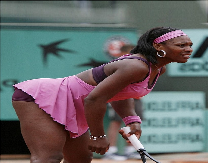 Serena Williams stunning court booty posture