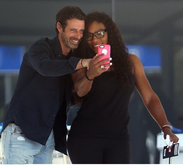 Serena Williams has been spotted getting close to her coach, Frenchman Patrick Mouratoglou,
