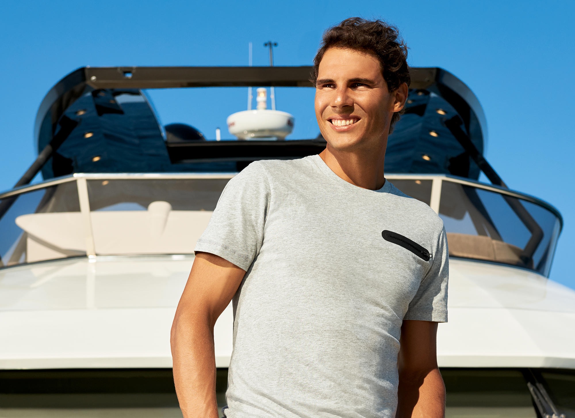 Rafael Nadal enjoys with his friends on a boat 