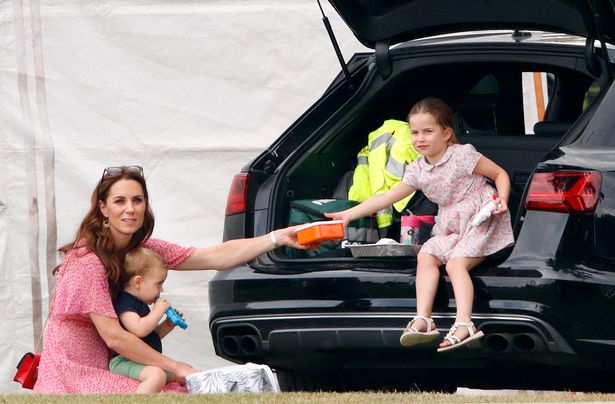 The royals, Kate and George eat packed lunches too