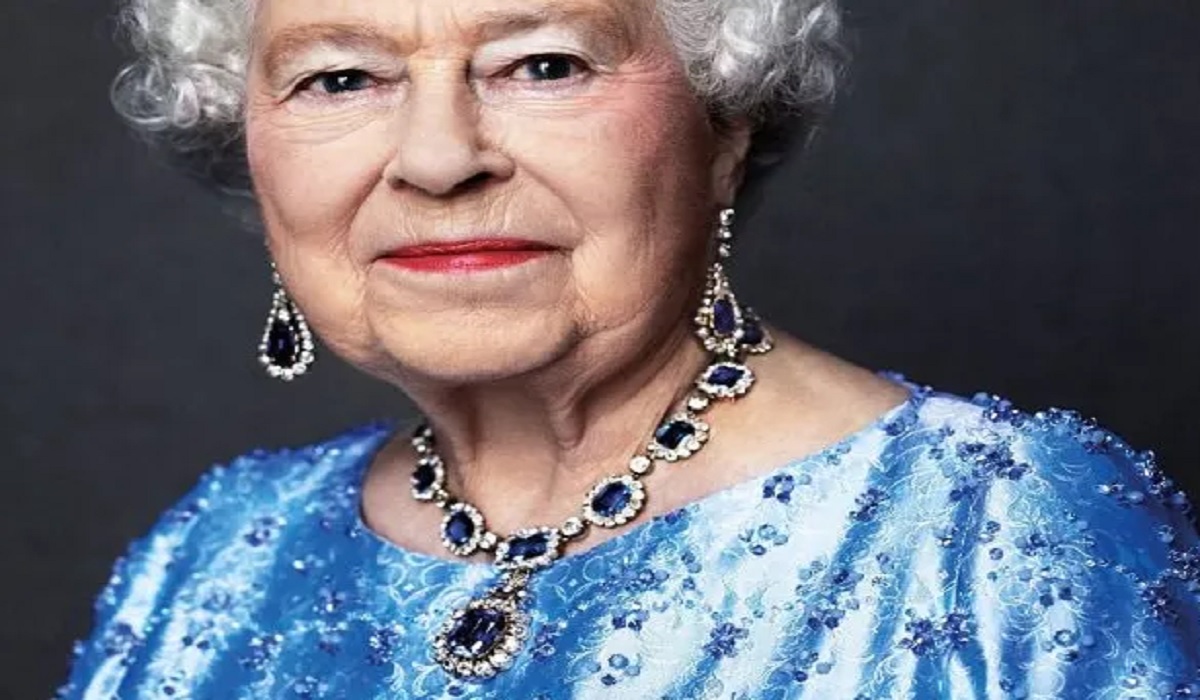 Check Out Bikini Photo Of 95 Year Old Queen Elizabeth That Got Everyone Talking This Weekend.