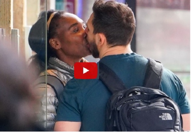 Venus Williams and her young millionaire boyfriend kiss