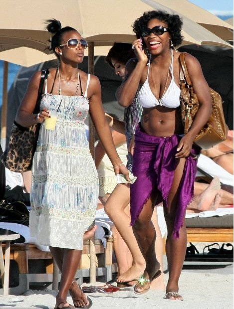 Serena Williams' pal Destiny's Child star Kelly Rowland accompanied her on the trip