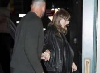 TAYLOR SWIFT AND TRAVIS KELCE’S OHIO MANSION BARBECUE HAS FANS TALKING! ❤️